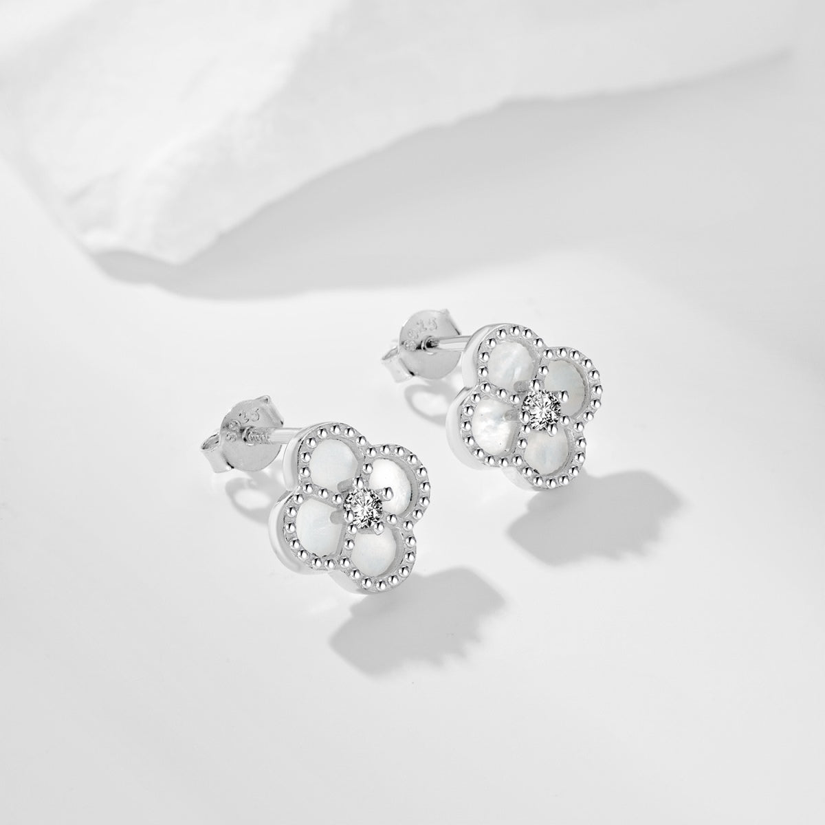 [Rose Jewels]Four-Leaf Clover Flower Shape Exquisite Earrings