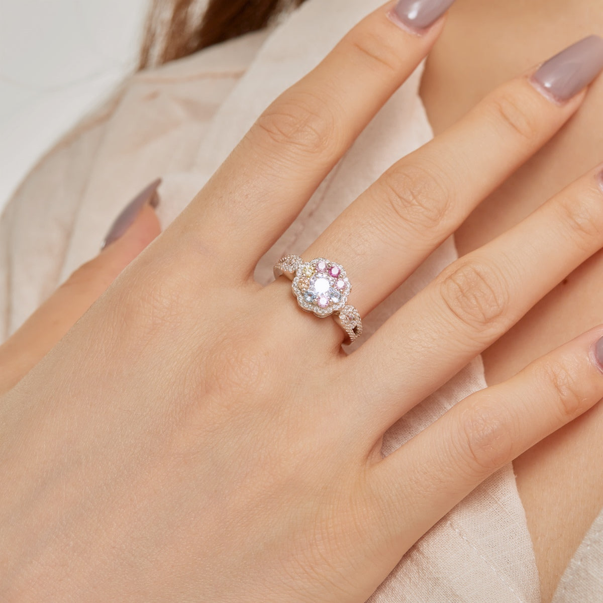 [Rose Jewels]Delicate Colorful Round Cut Flower Shape Wedding Ring