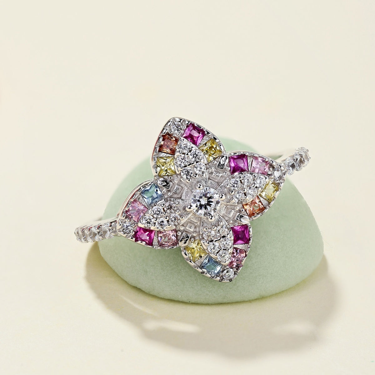 [Rose Jewels]Luxurious Colorful Flower Shape Banquet Ring