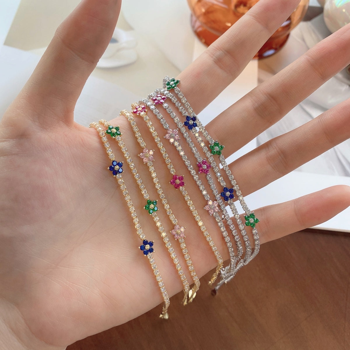 [Rose Jewels]Sparkling Flower Shape Tennis Bracelet