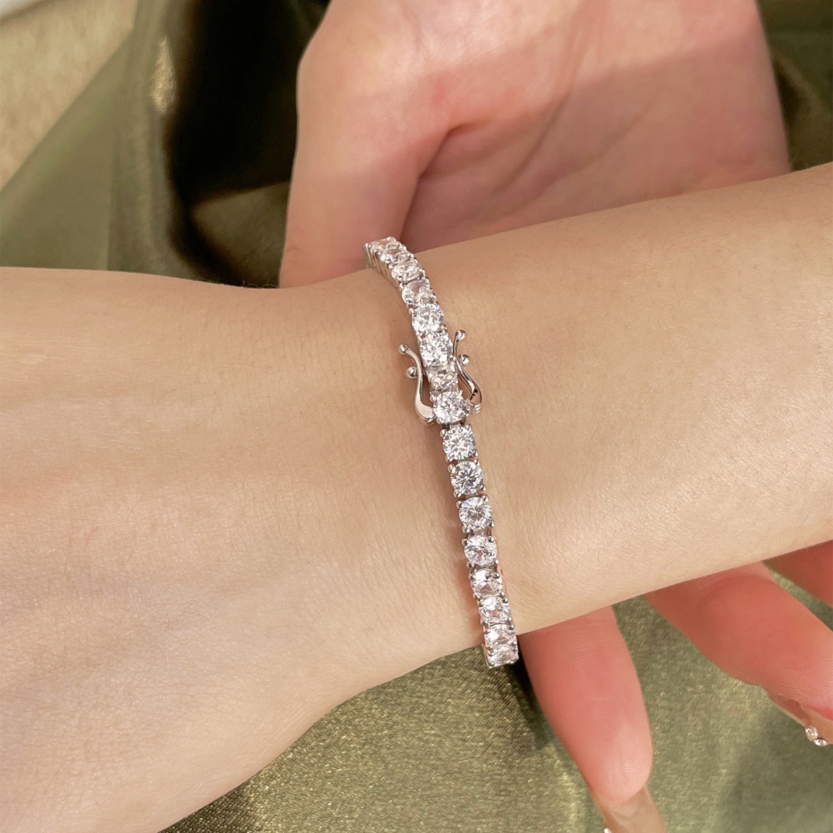 [Rose Jewels]Luxurious Ornate Round Cut Tennis Bracelet