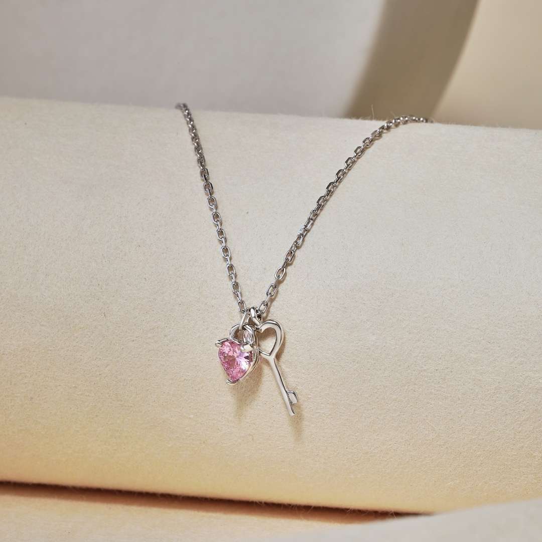 [Rose Jewels]Unique Heart Shape Key Pendent Necklace