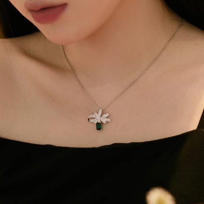 [Rose Jewels]Luxurious Flower Shape Emerald Cut Necklace