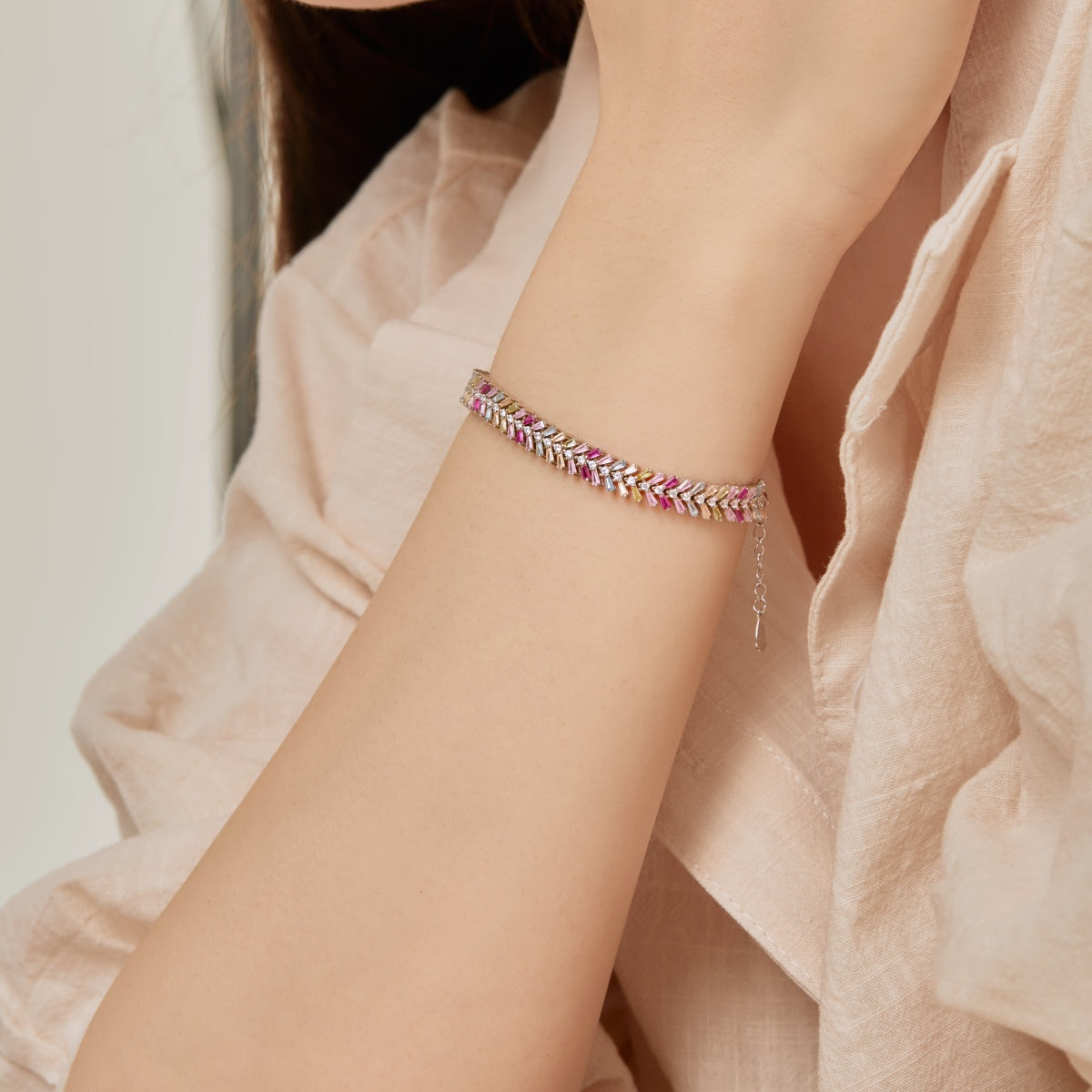 [Rose Jewels]Zierliches strahlendes Smaragdschliff-Tagesarmband