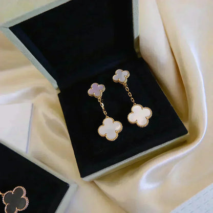 [ROSE]CLOVER 2 MOTIF WHITE MOP EARRINGS