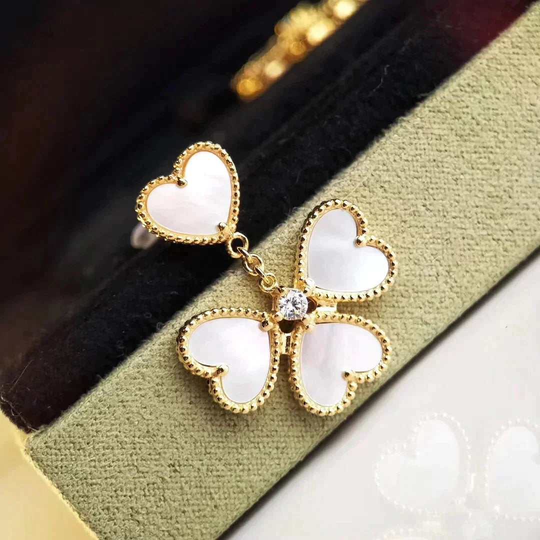 [ROSE]CLOVER SWEET WHITE MOP EARRINGS