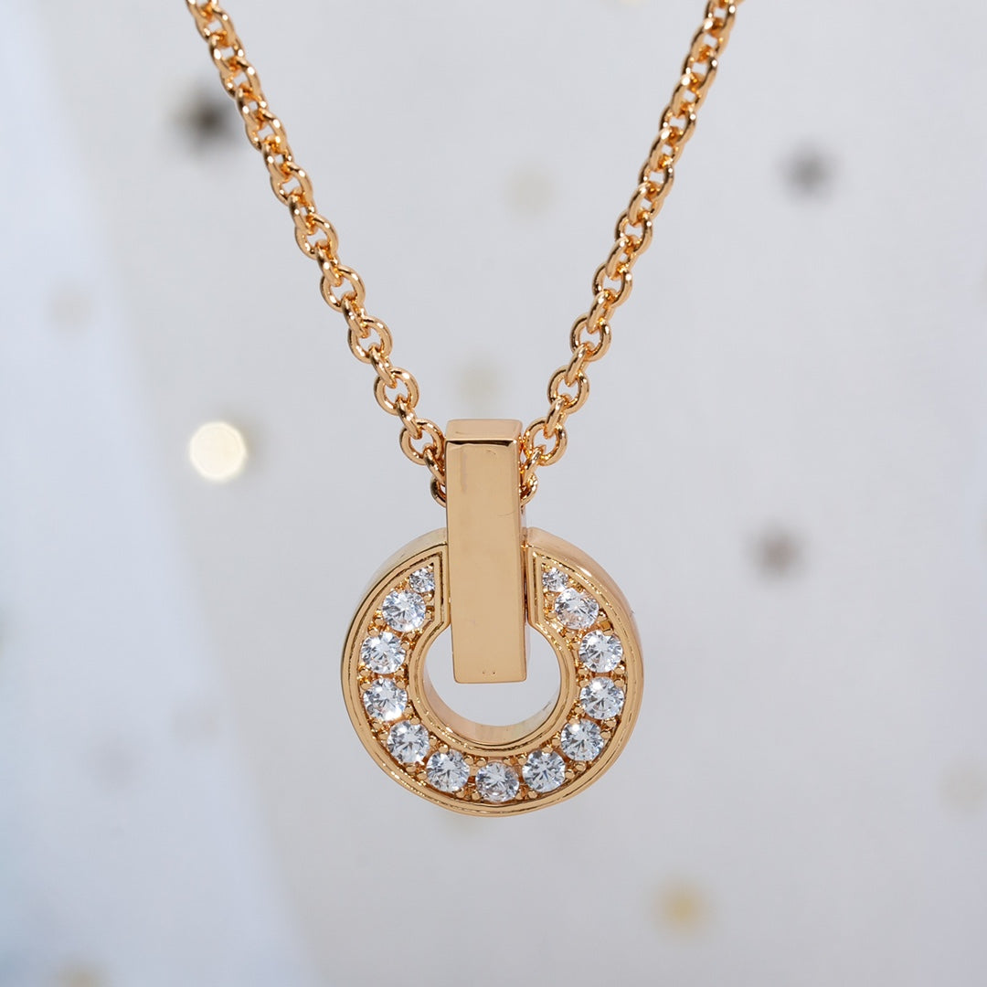 [Rose Jewels]GARI HALSKETTE ROSGOLD DIAMANT