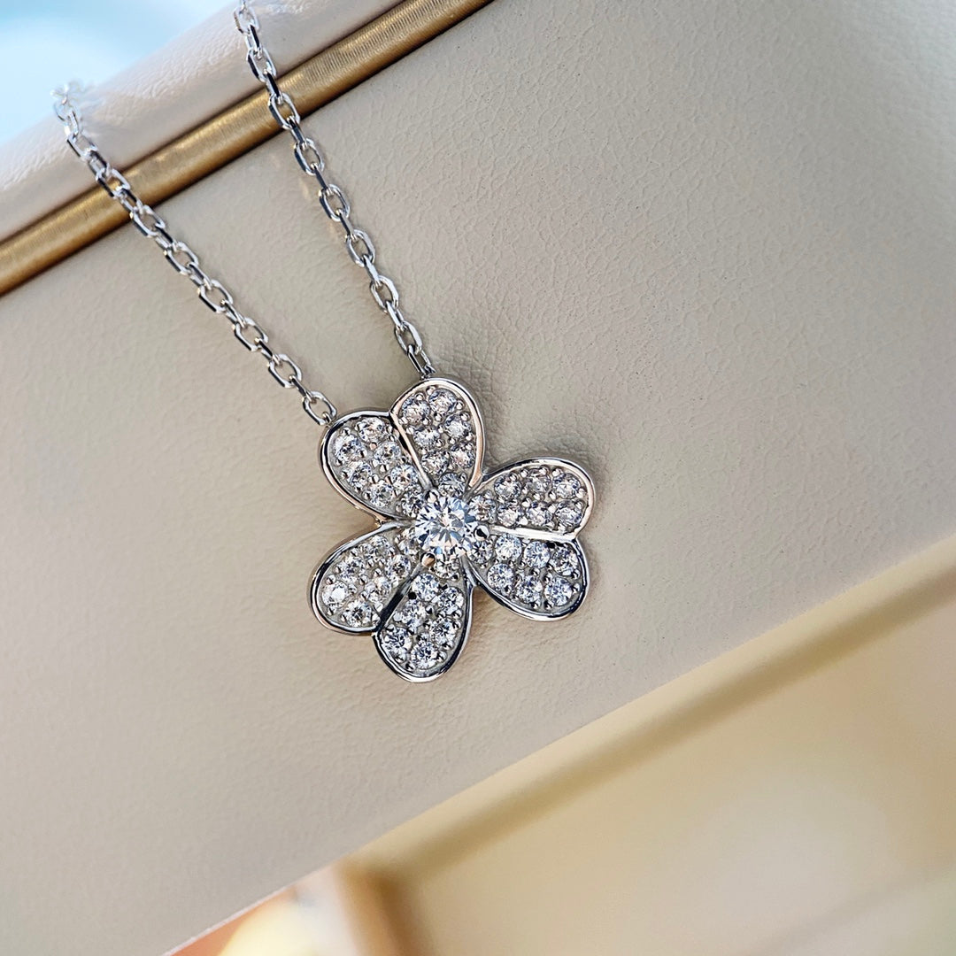 [ROSE]CLOVER DIAMOND NECKLACE SILVER