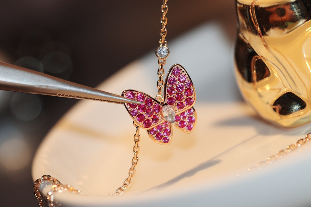 [ROSE]BUTTERFLY RED DIAMOND ROSE GOLD NECKLACE