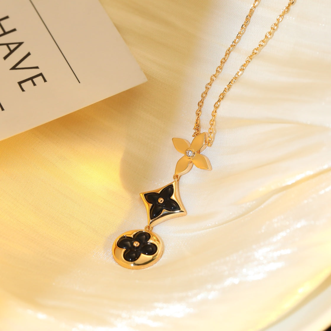 [Rose Jewels]HALSKETTE AUS ROTGOLD MIT STERN UND SONNE