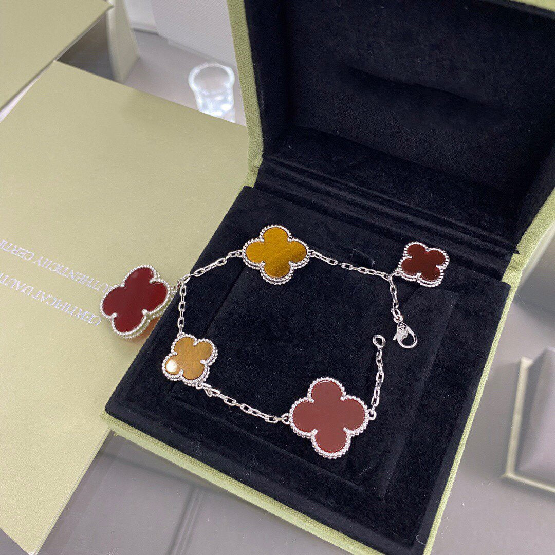 [ROSE]CLOVER 5 MOTIFS SIVLER CARNELIAN TIGER EYE BRACELET