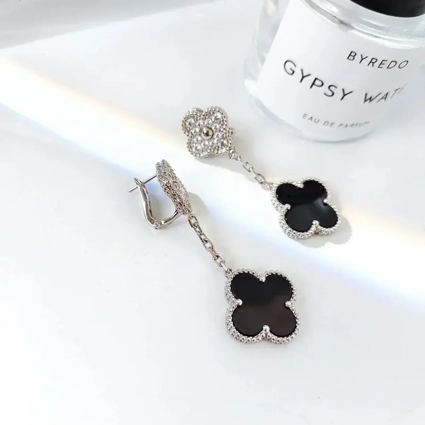 [ROSE]CLOVER 2 MOTIFS  DIAMOND ONYX EARRINGS SILVER