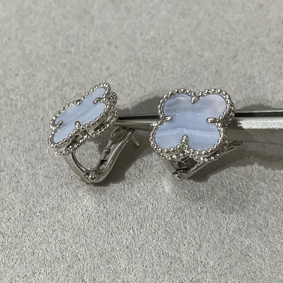 [ROSE]CLOVER CHALCEDONY SILVER STUD EARRINGS