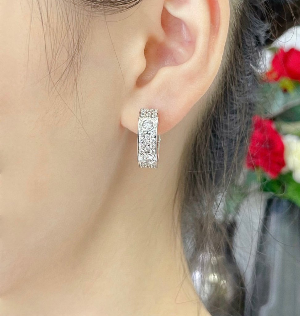 [ROSE]LOVE 5.5MM DIAMOND PAVED EARRINGS