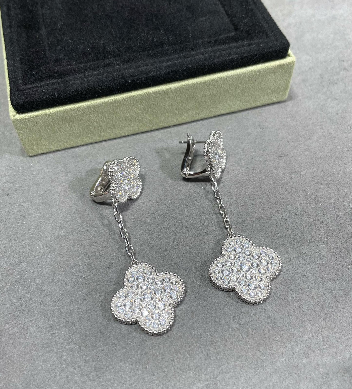 [ROSE]CLOVER 2 MOTIFS DIAMOND PAVED SILVER EARRINGS