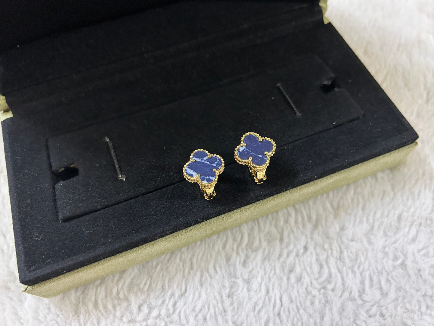 [ROSE]CLOVER PIETERSITE MEDIUM STUD EARRINGS