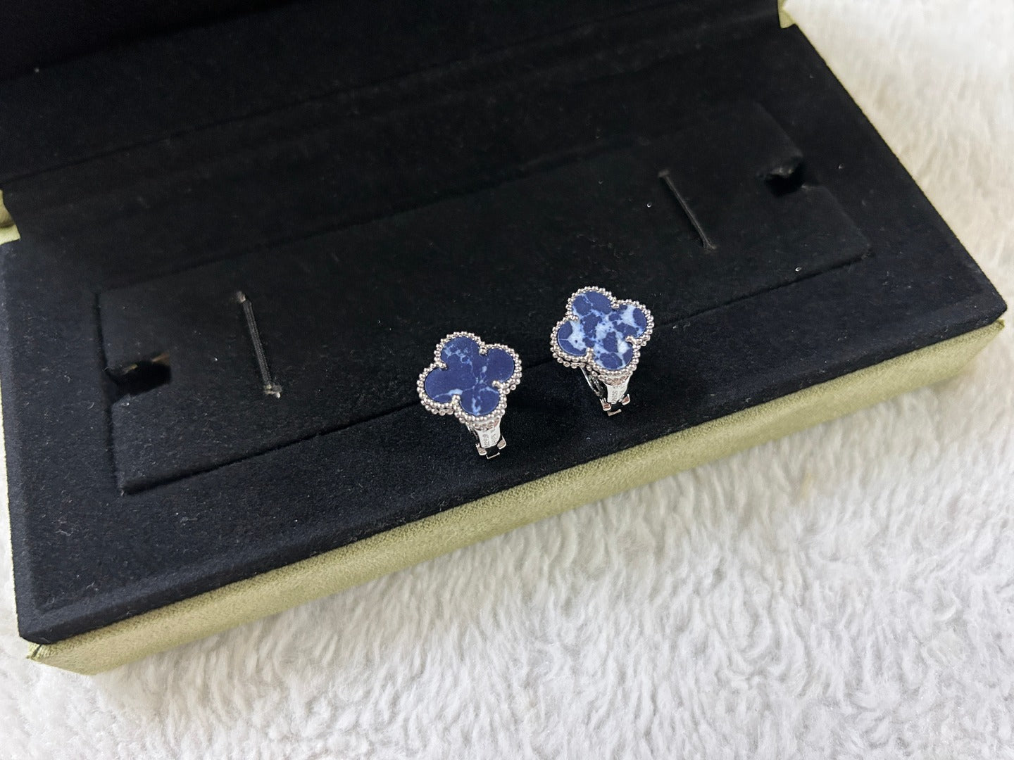 [ROSE]CLOVER PIETERSITE MEDIUM STUD EARRINGS