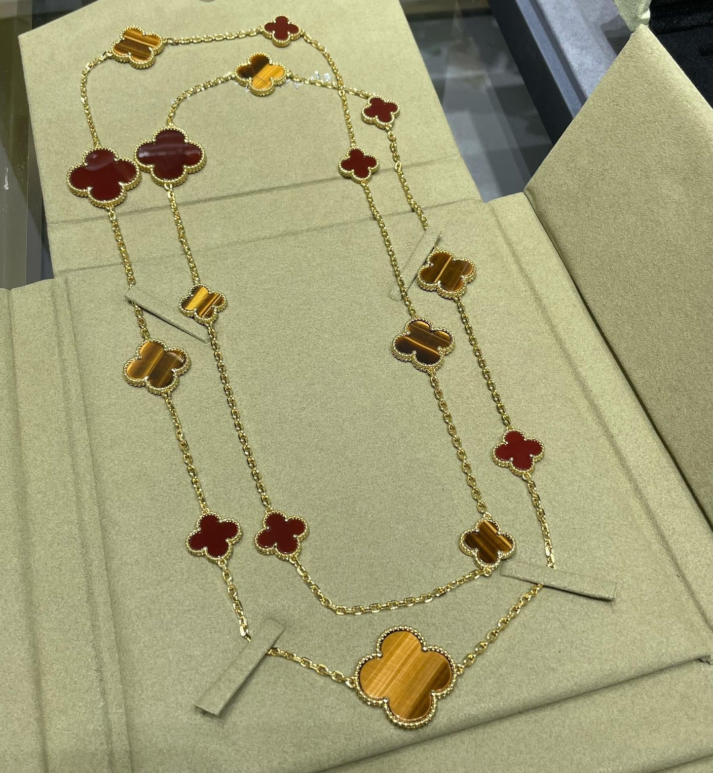 CLOVER 16 MOTIF CARNELIAN TIGER EYE ROSE GOLD NECKLACE