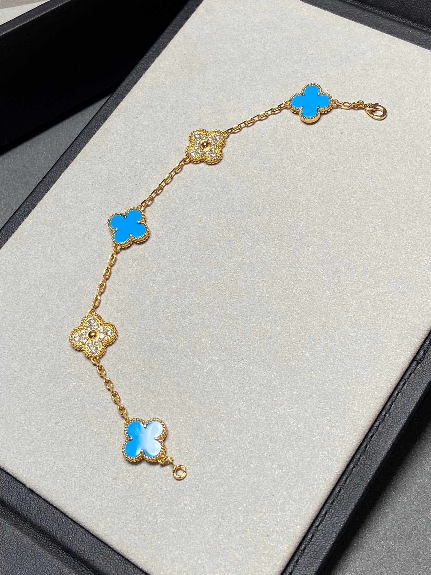 [ROSE]CLOVER 5 MOTIF BLUE CHALCEDONY DIAMOND GOLD BRACELET