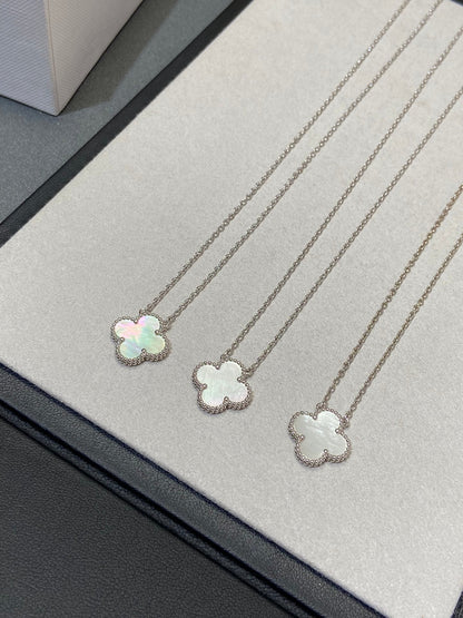 [ROSE]CLOVER MEDIUM SILVER WHITE MOP NECKLACE