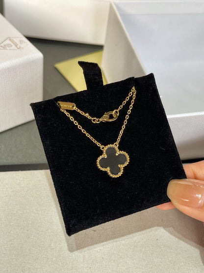 [ROSE]CLOVER ROCK CRYSTAL ROSE GOLD NECKLACE