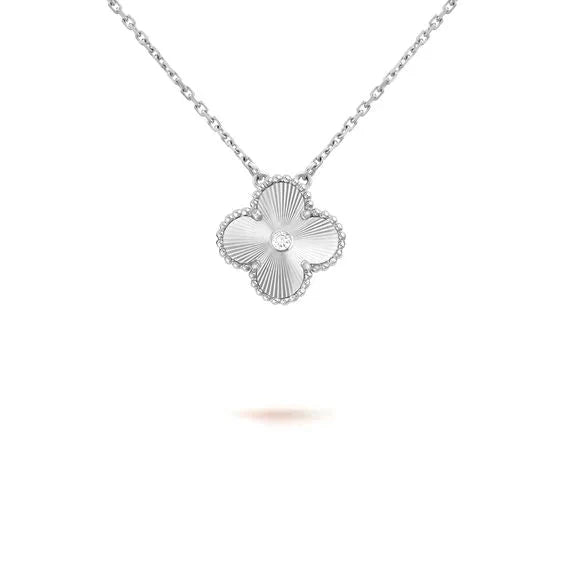 [ROSE]CLOVER  15MM DIAMOND LASER NECKLACE SILVER