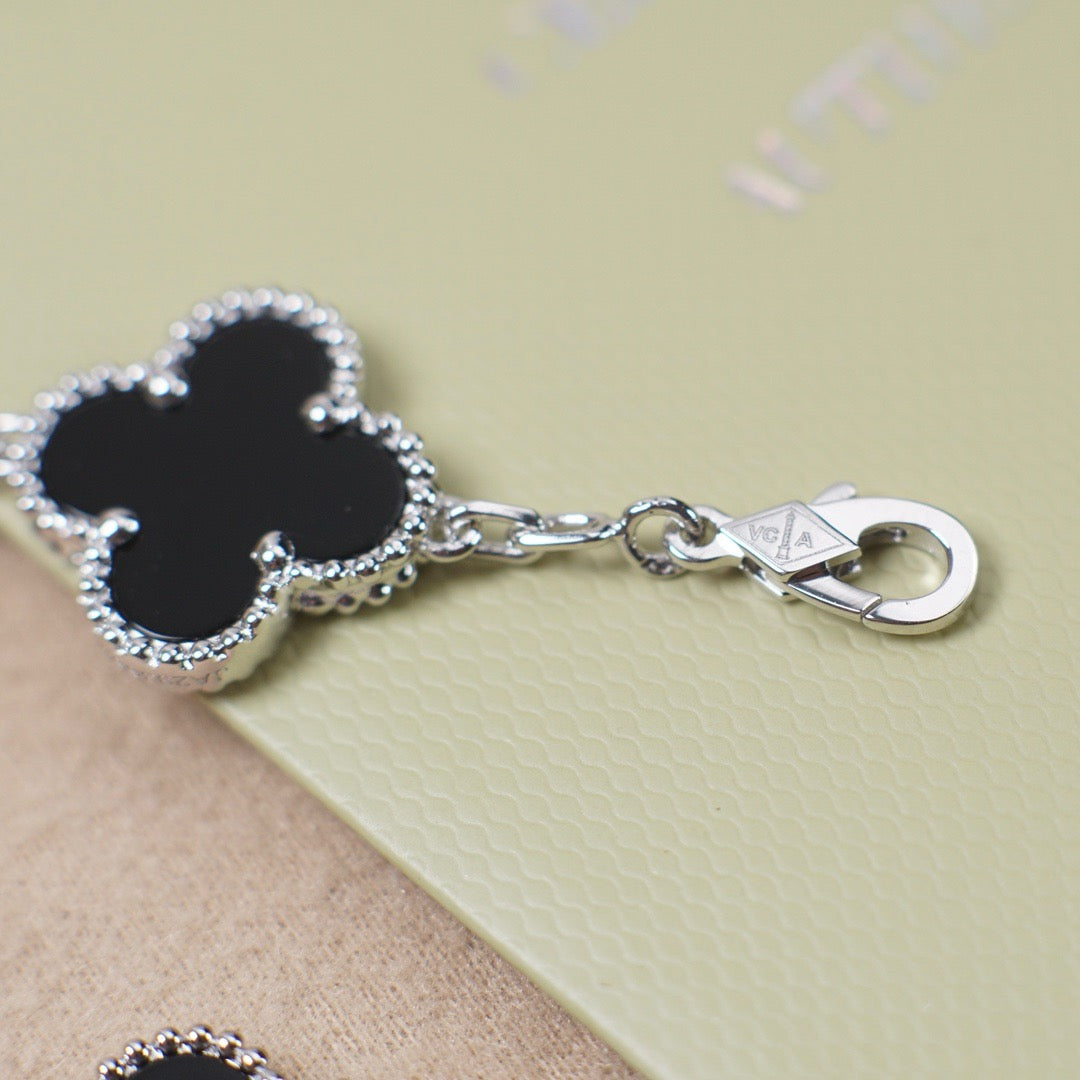 [ROSE]CLOVER 5 MOTIF ONYXS  BRACELET SILVER