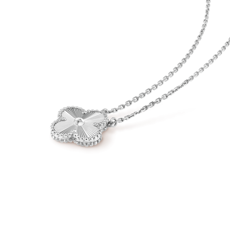 [ROSE]CLOVER 15MM LASER NECKLACE SILVER