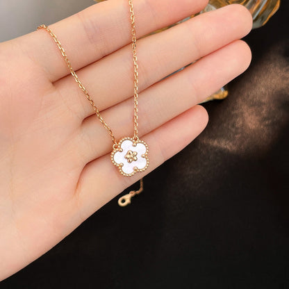 [ROSE]LUCKY  WHITE MOP  PLUM BLOSSOM NECKLACE