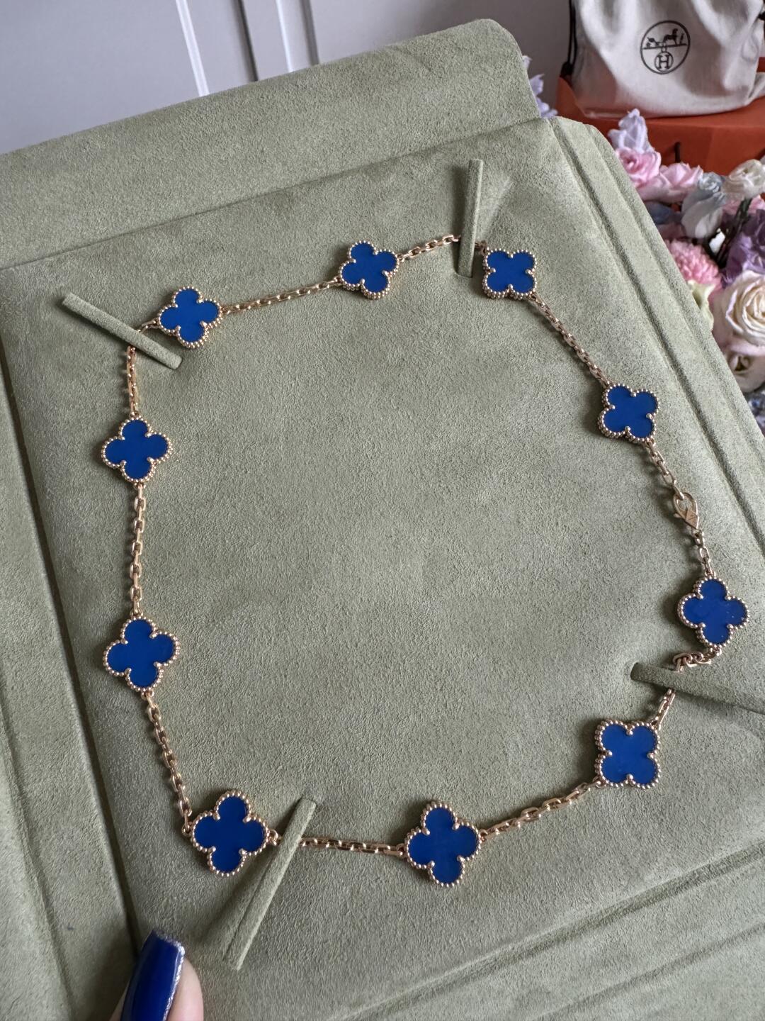 [ROSE]Clover 10 Motifs Blue Chalcedony Necklace.