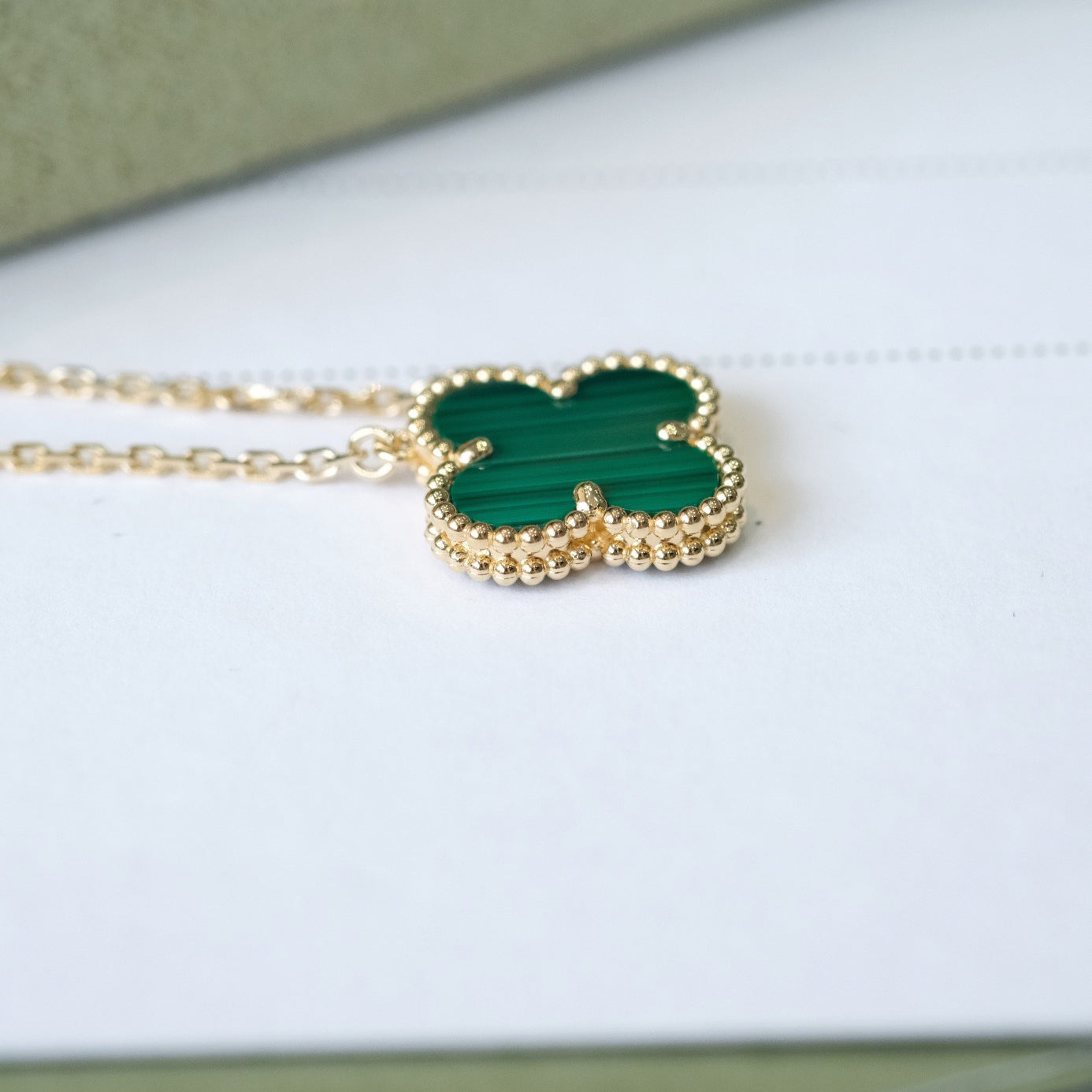 [ROSE]CLOVER 15MM MALACHITE SINGLE FLOWER  NECKLACE