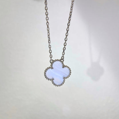 [ROSE]CLOVER 15MM BLUE CHALCEDONY NECKLACE SILVER