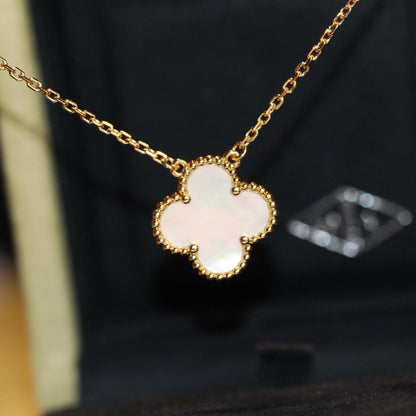 [ROSE]CLOVER  15MM WHITE MOTHER-OF-PEARL NECKLACE