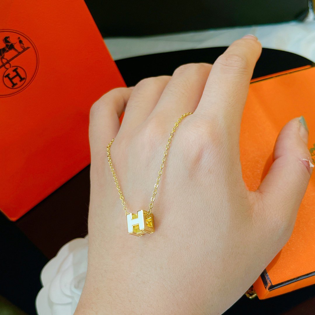 [Rose Jewels]H WHITE SQUARE GOLD NECKLACE