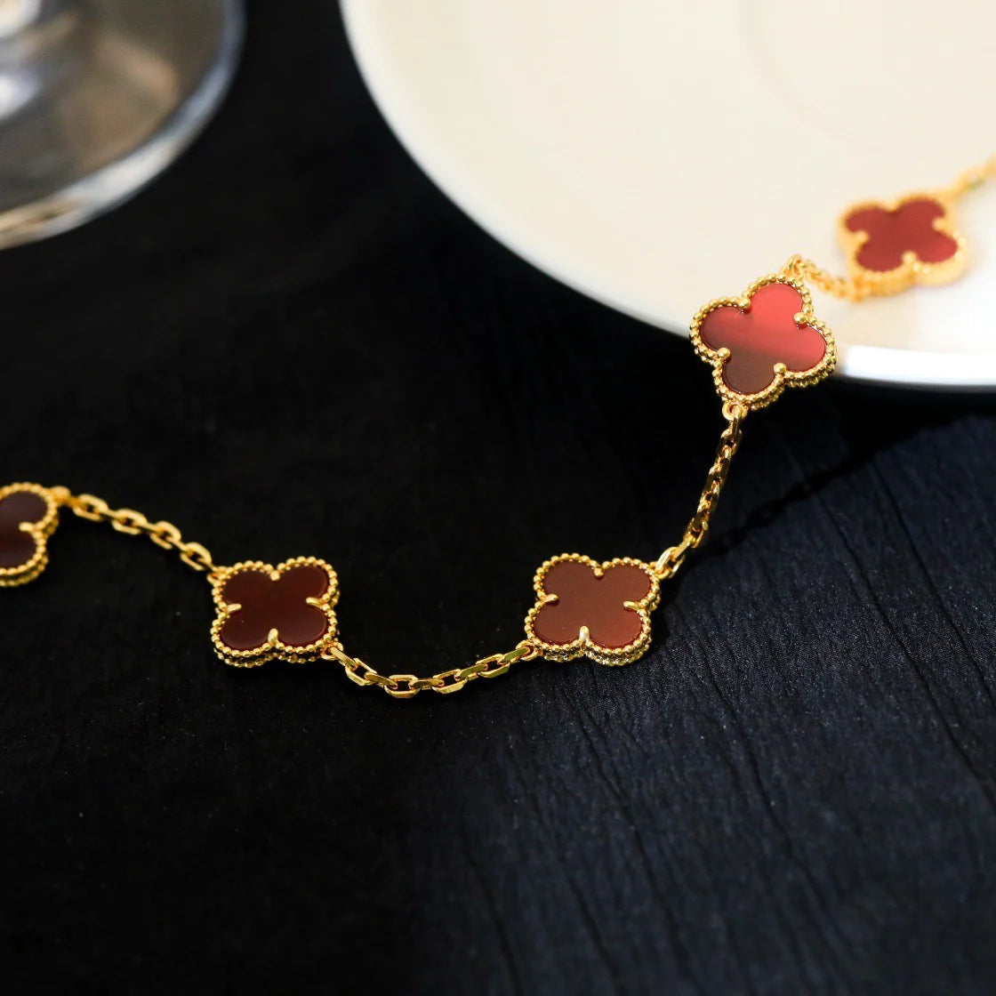 [ROSE]CLOVER 5 MOTIFS RED AGATE  BRACELET