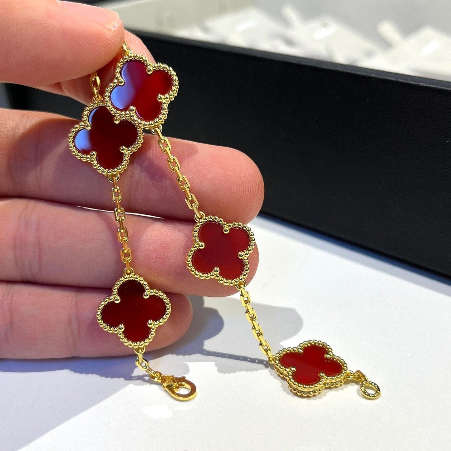 [ROSE]CLOVER 5 MOTIFS RED AGATE  BRACELET