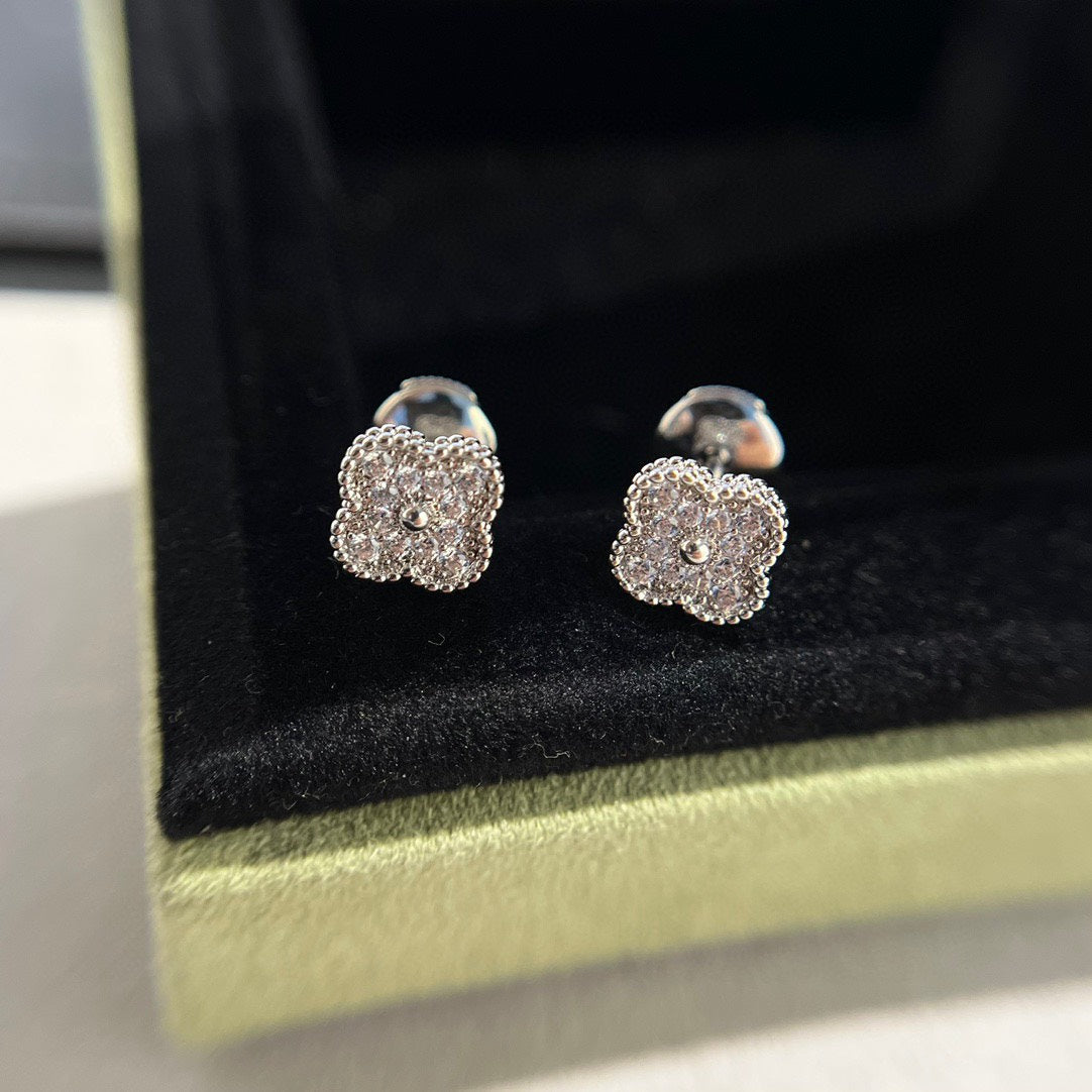 [ROSE]CLOVER MINI DIAMOND STUD EARRINGS