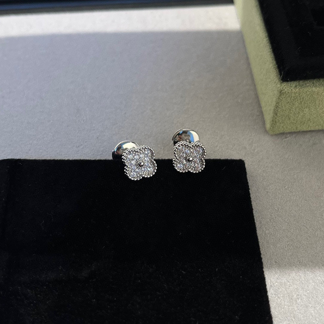 [ROSE]CLOVER MINI DIAMOND STUD EARRINGS