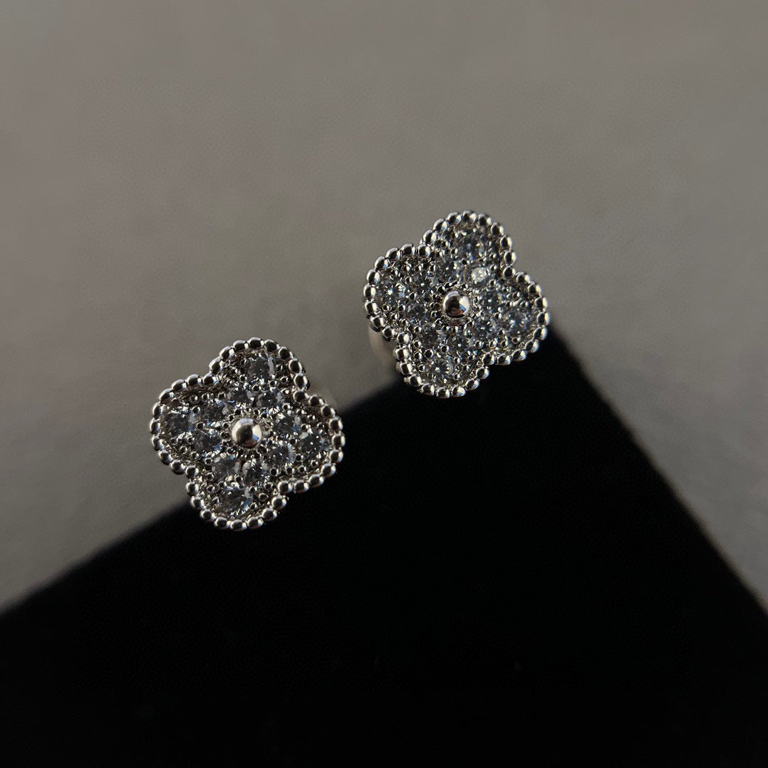 [ROSE]CLOVER MINI DIAMOND STUD EARRINGS